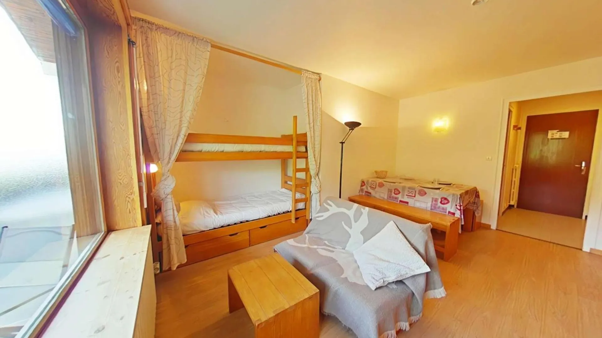 Studio Confortable Avec Balcon Pres Des Pistes - Fr-1-241-116 Le Grand-Bornand 0*,  Frankrike